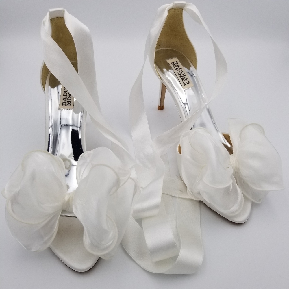 Badgley Mischka Neryssa Bowed Stiletto Heels, Soft White, Women's Size 8.5 - Picture 3 of 14